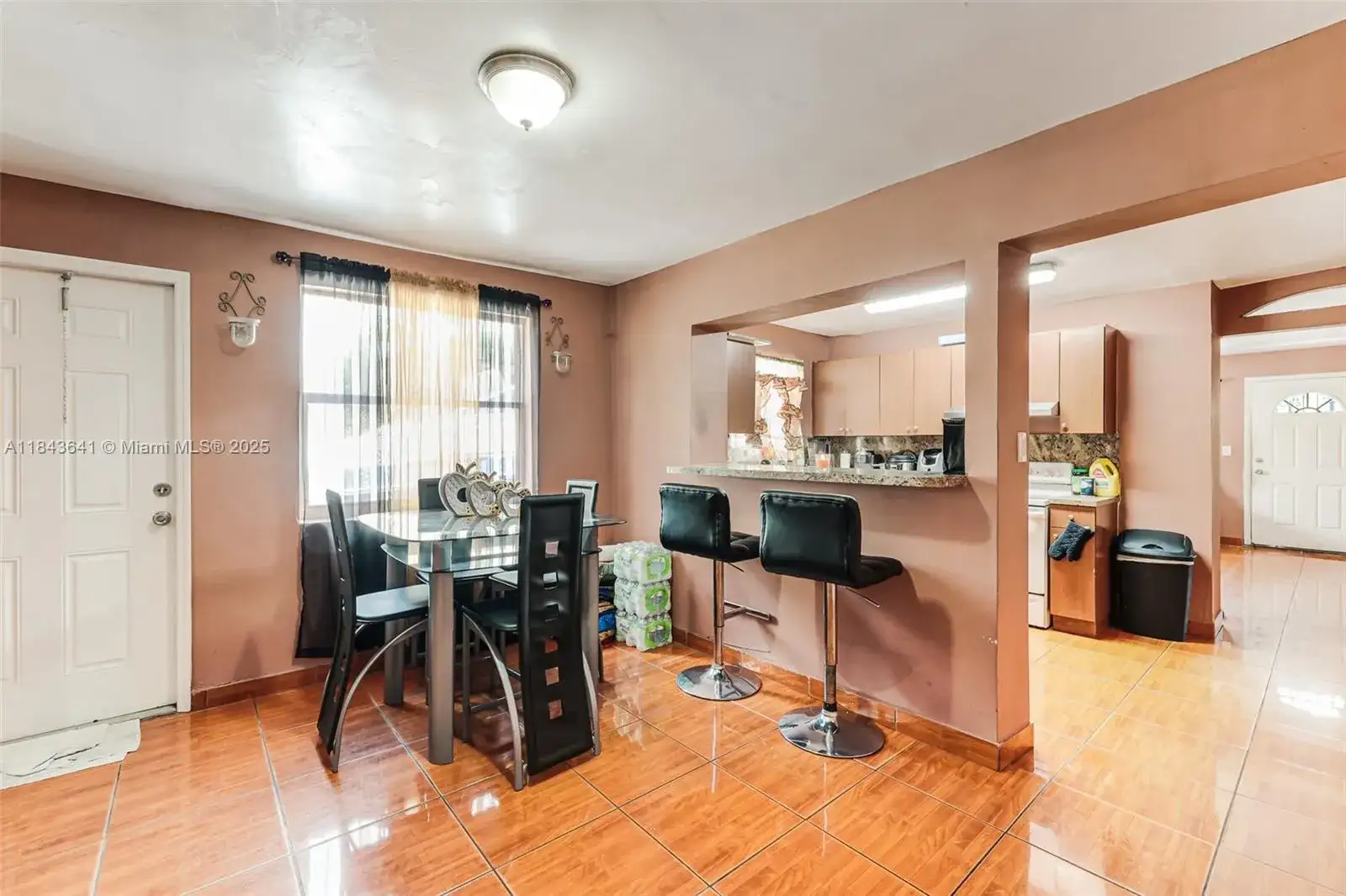 578 NW 97th St, Miami FL 33150 photo 4