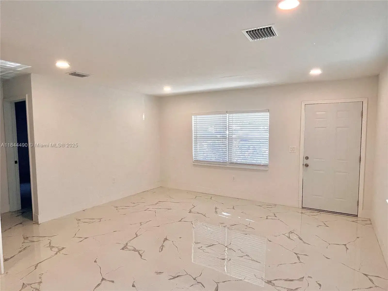 2481 NW 154th St, Miami Gardens FL 33054 photo 4