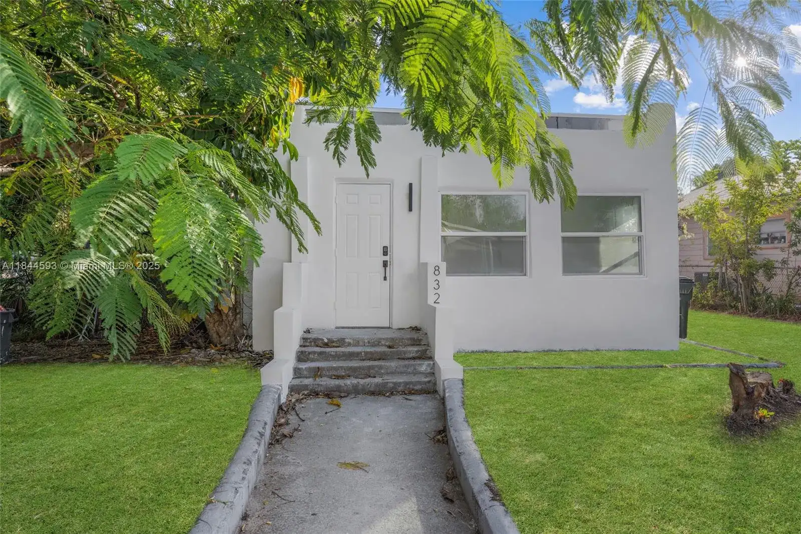 832 N C St, Lake Worth FL 33460 photo 2