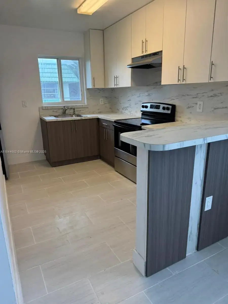 800 NW 44th Ave # 4, Miami FL 33126 photo 2