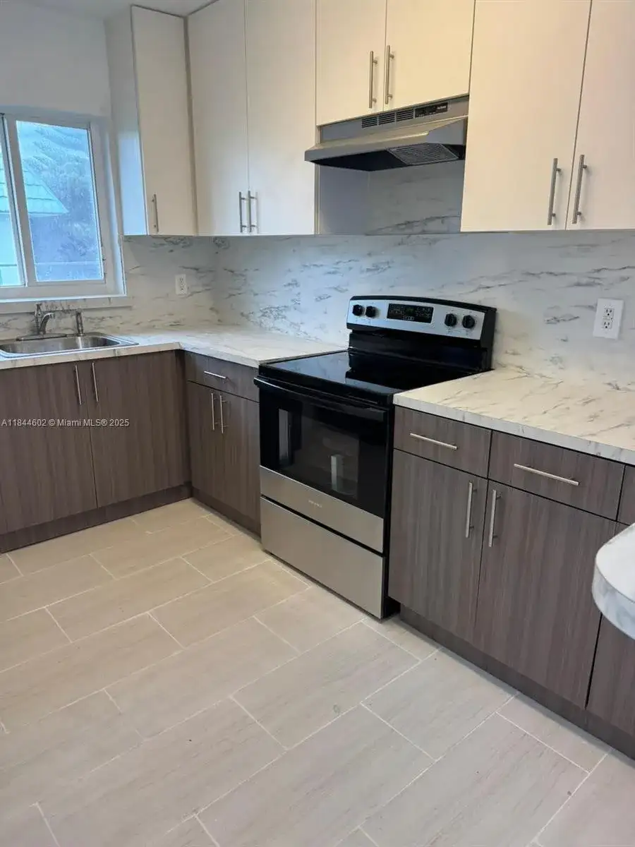 800 NW 44th Ave # 4, Miami FL 33126 photo 3