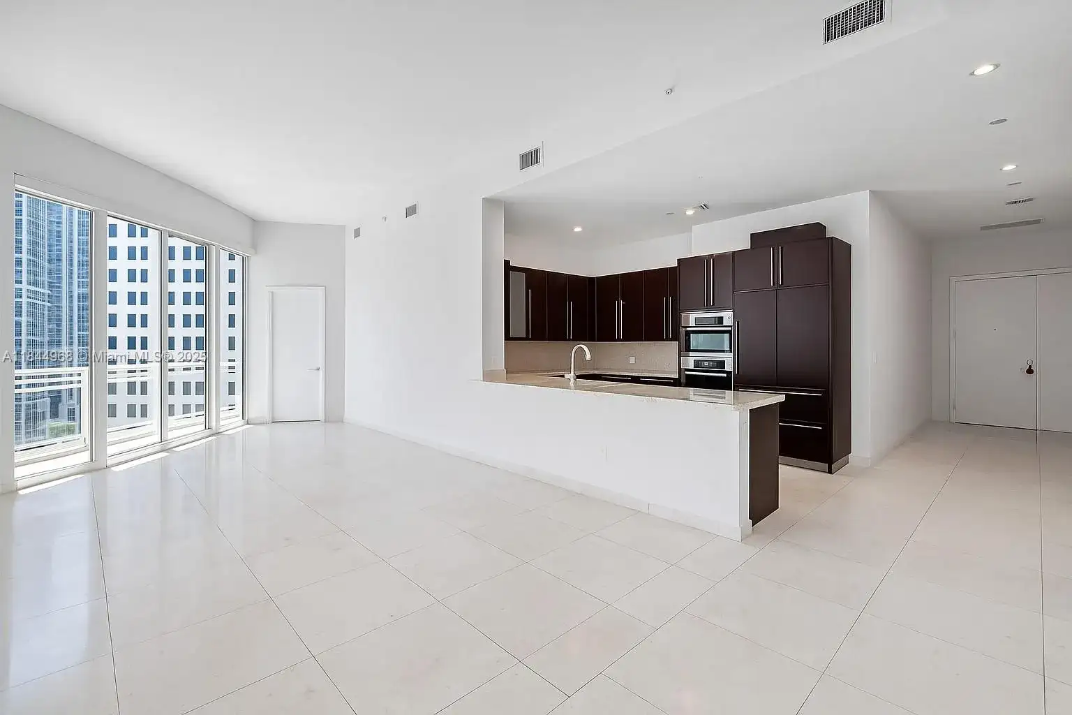 900 Brickell Key Blvd # 2005, Miami FL 33131 photo 2
