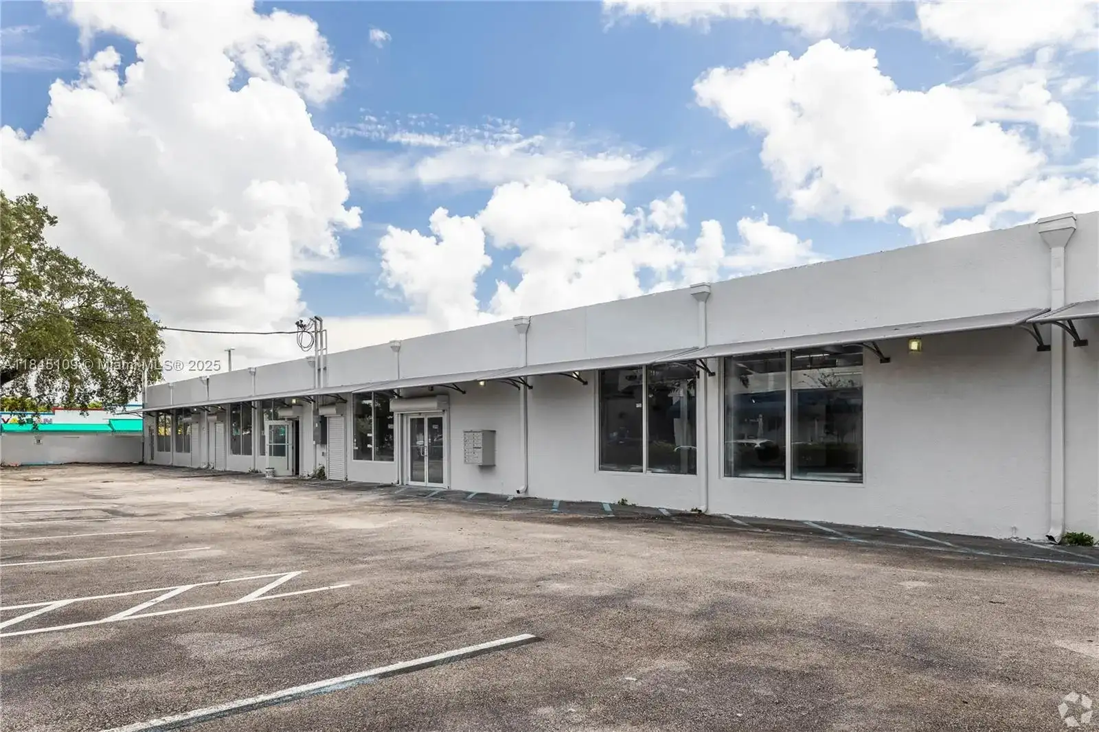 2090 NW 21st St, Miami FL 33142 photo 4