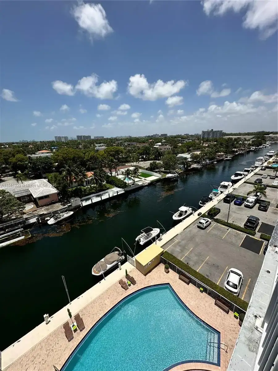 2020 NE 135th St # 807, North Miami FL 33181 photo 2