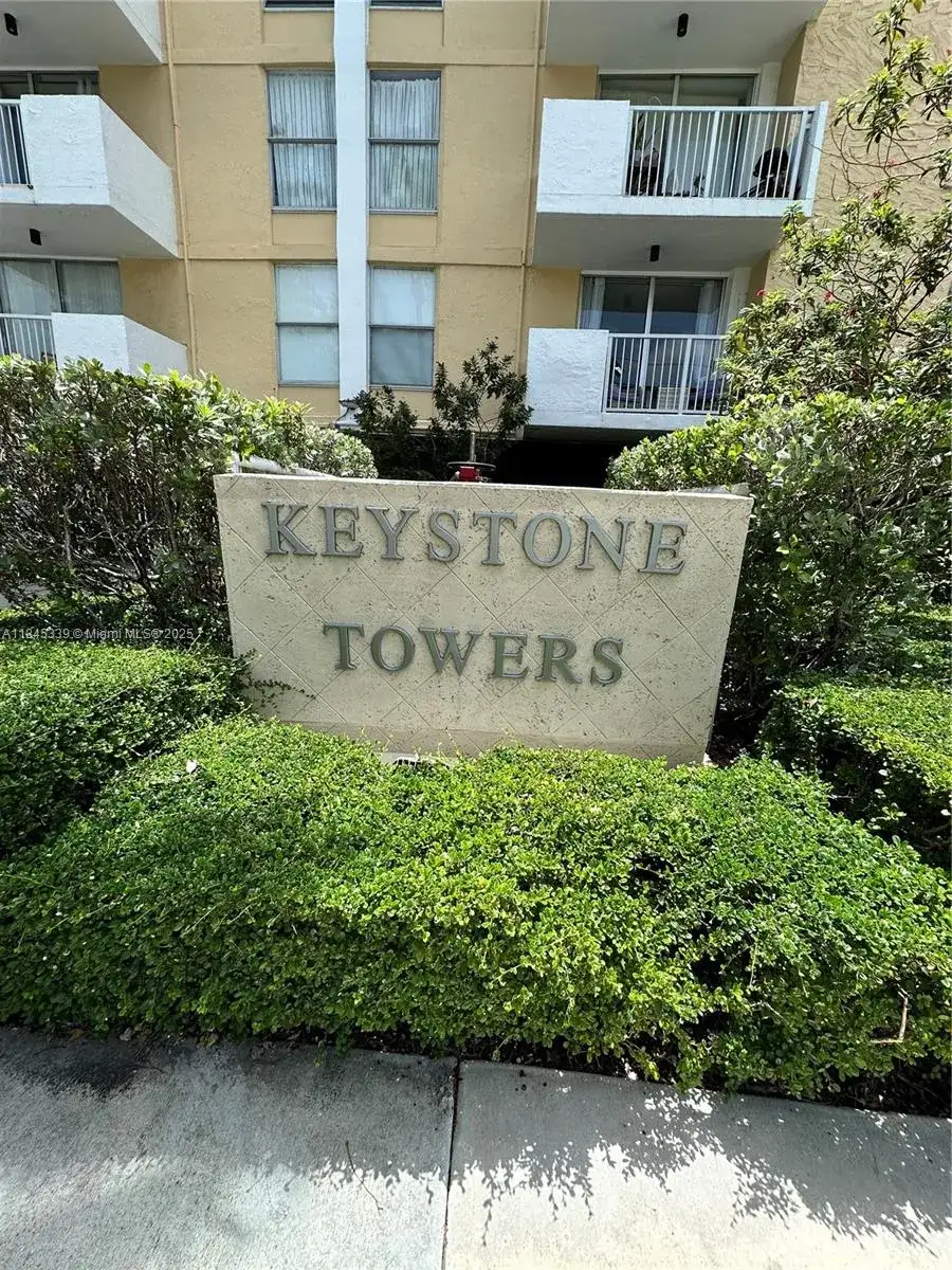 2020 NE 135th St # 807, North Miami FL 33181 photo 3