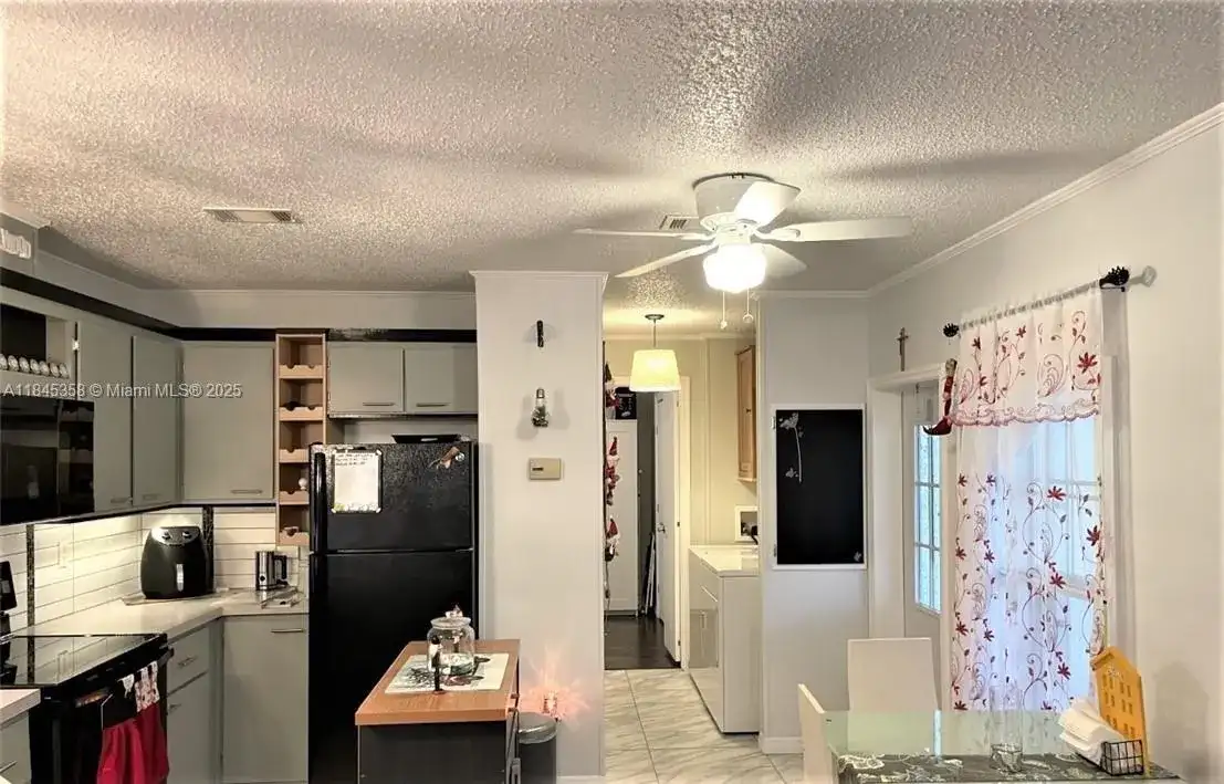 8671 SW 18th Pl, Davie FL 33324 photo 5