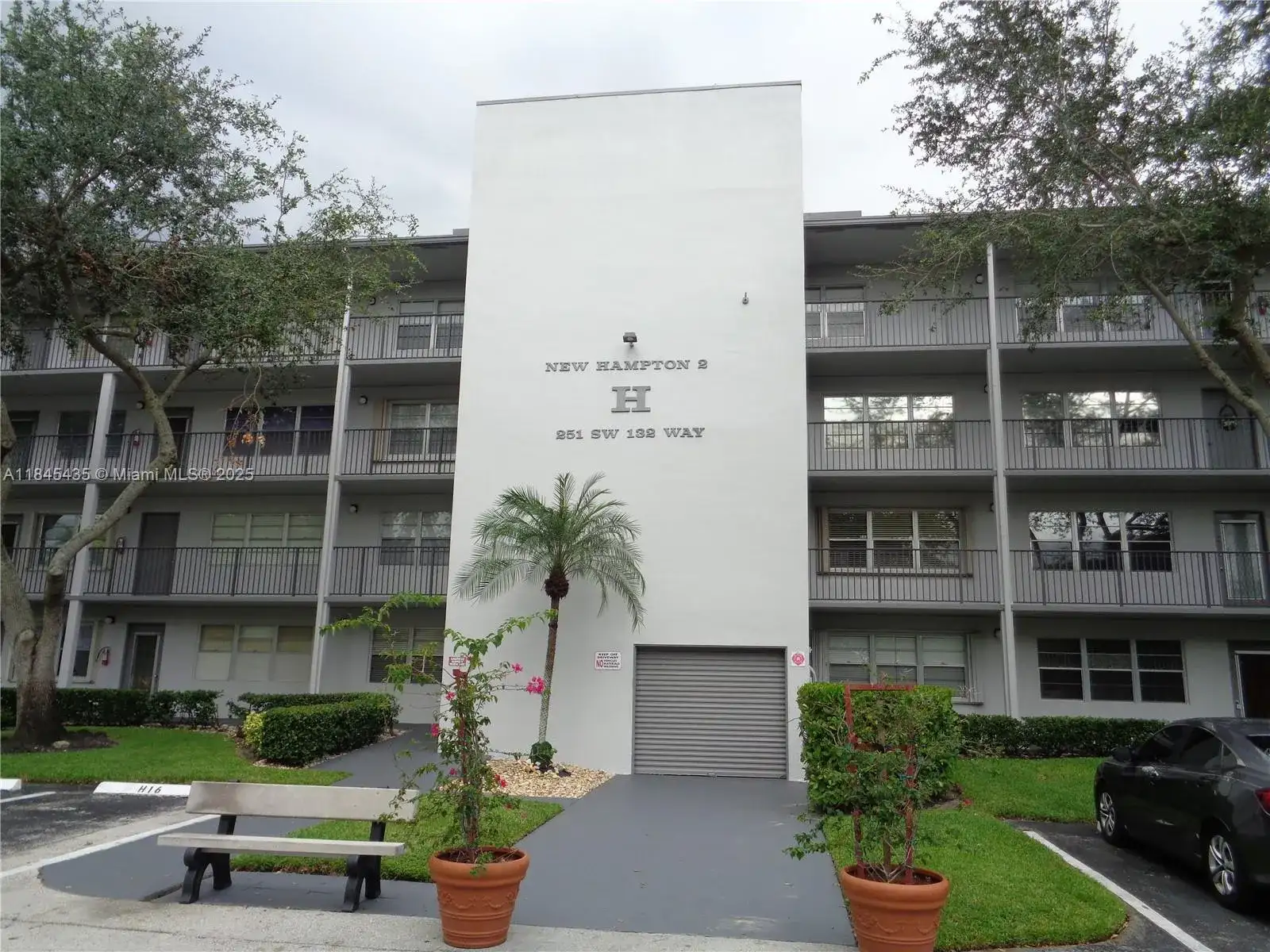 251 SW 132nd Way # 315H, Pembroke Pines FL 33027 photo 2