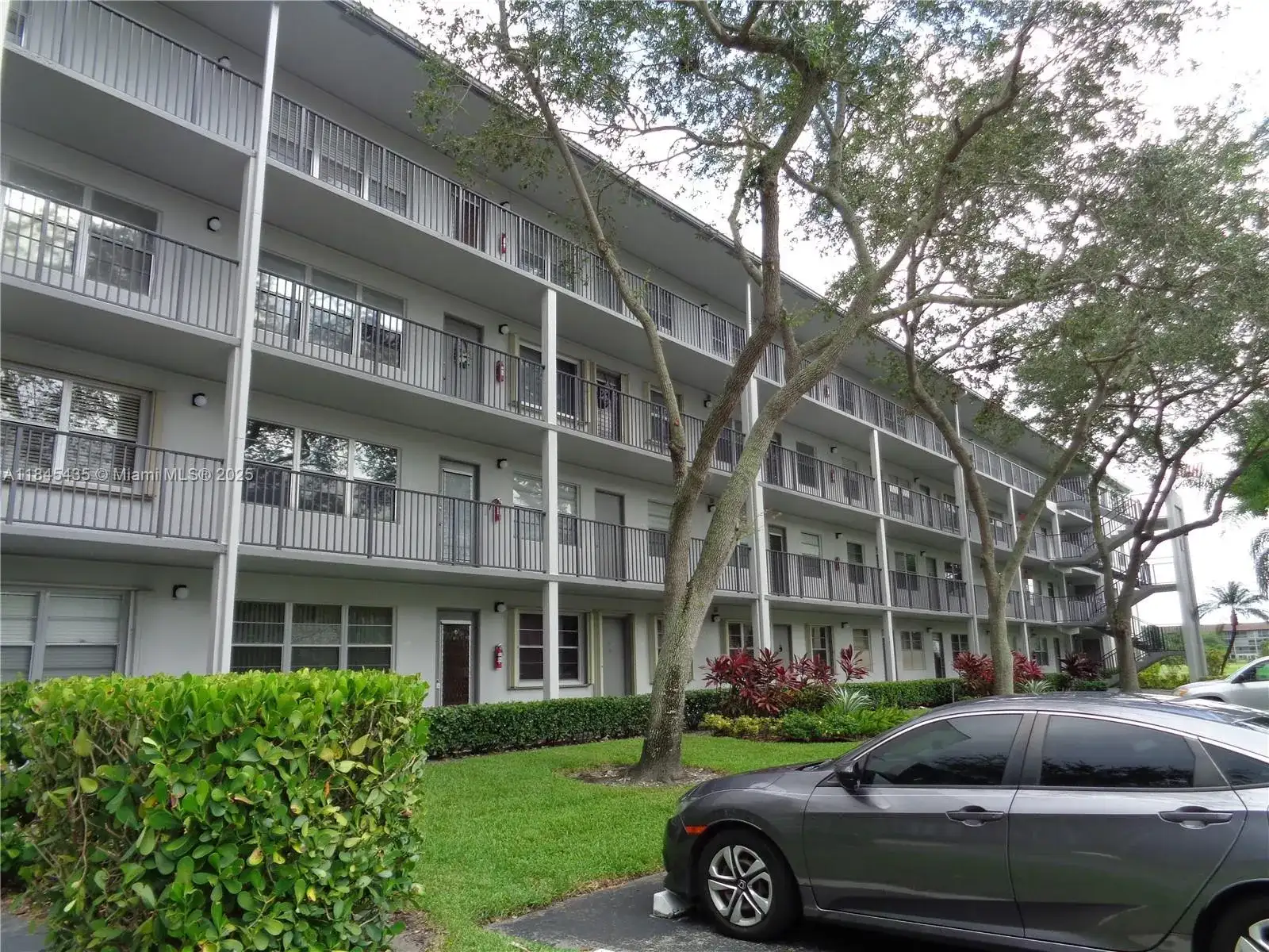 251 SW 132nd Way # 315H, Pembroke Pines FL 33027 photo 4