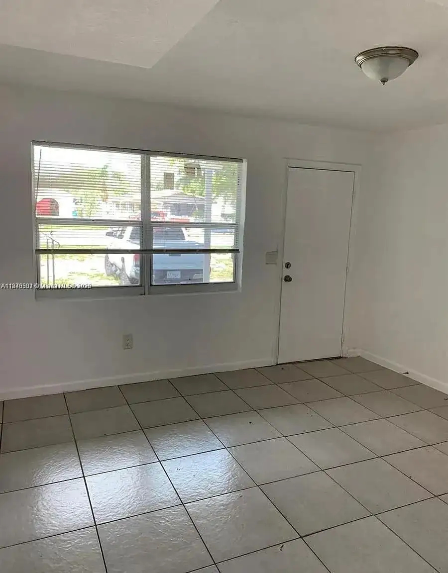 1277 NW 58th St, Miami FL 33142 photo 3