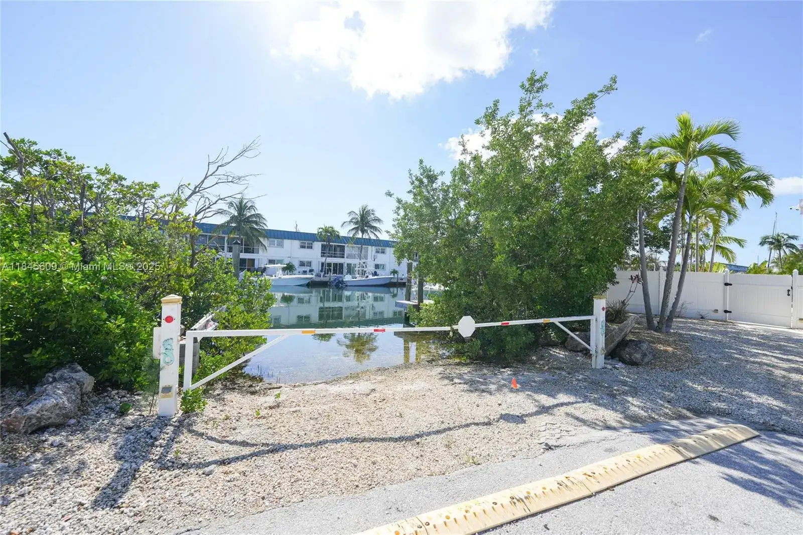 104 52nd Street Ocean, Marathon FL 33050 photo 2