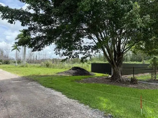 152 st, Unincorporated Dade County FL 33187 photo 2