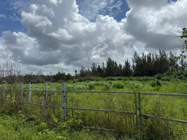 152 st, Unincorporated Dade County FL 33187 photo 5