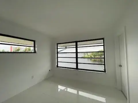 18900 NE 14th Ave # D308, Miami FL 33179 photo 3