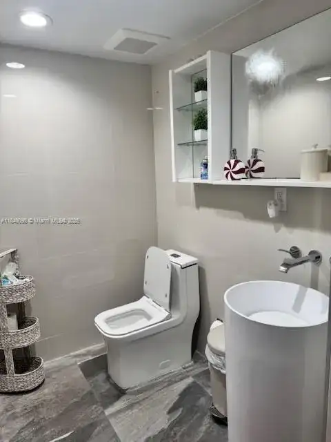 4229 W 7th Ln, Hialeah FL 33012 photo 4
