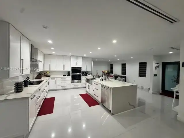 4229 W 7th Ln, Hialeah FL 33012 photo 5