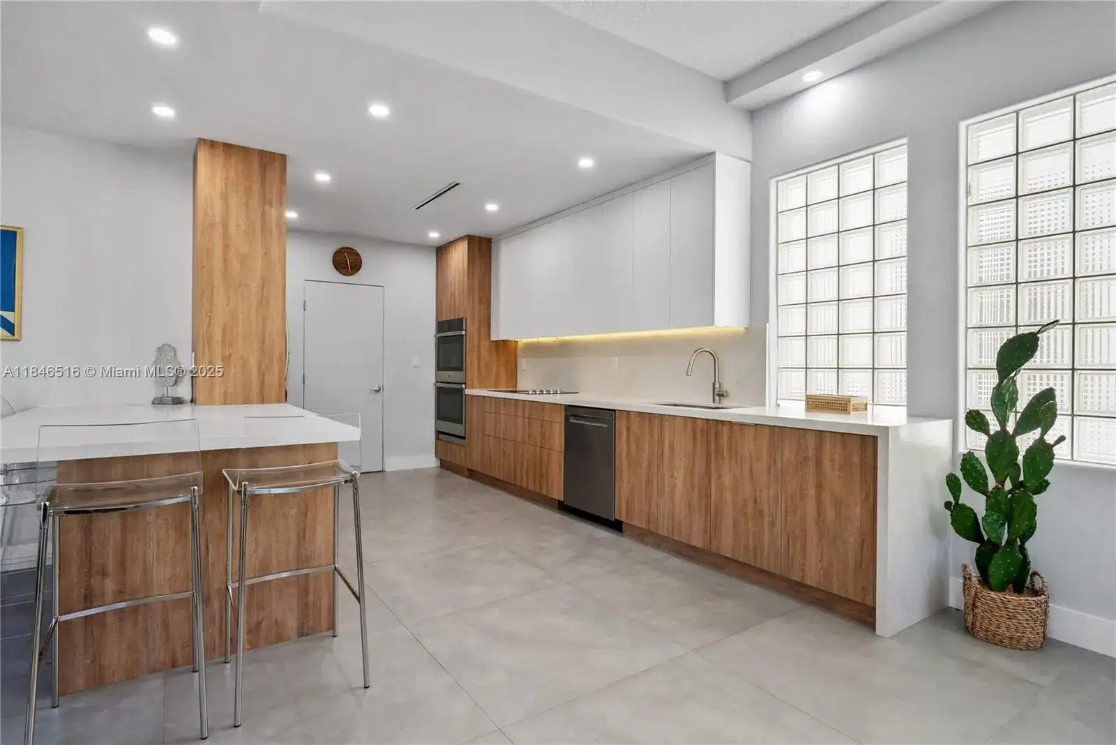 3095 NE 208th Ter, Aventura FL 33180 photo 3