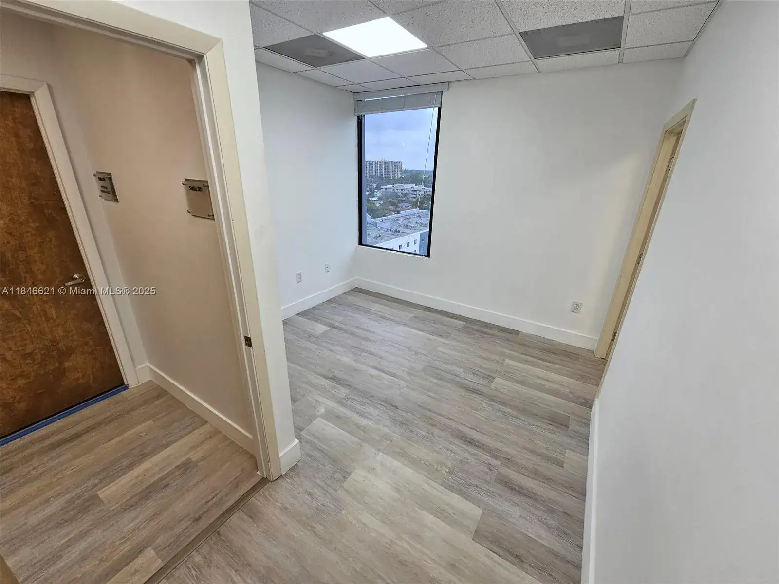 12550 Biscayne Blvd # 11, North Miami FL 33181 photo 4