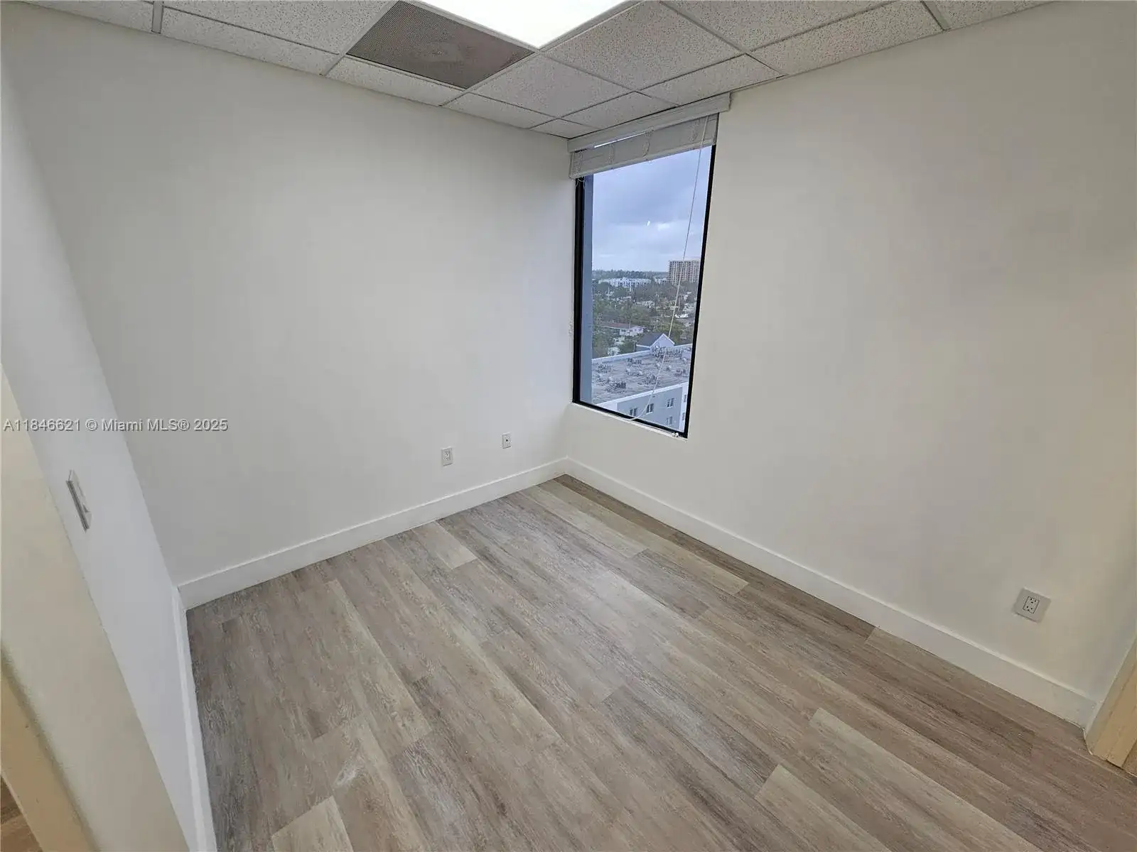 12550 Biscayne Blvd # 11, North Miami FL 33181 photo 5