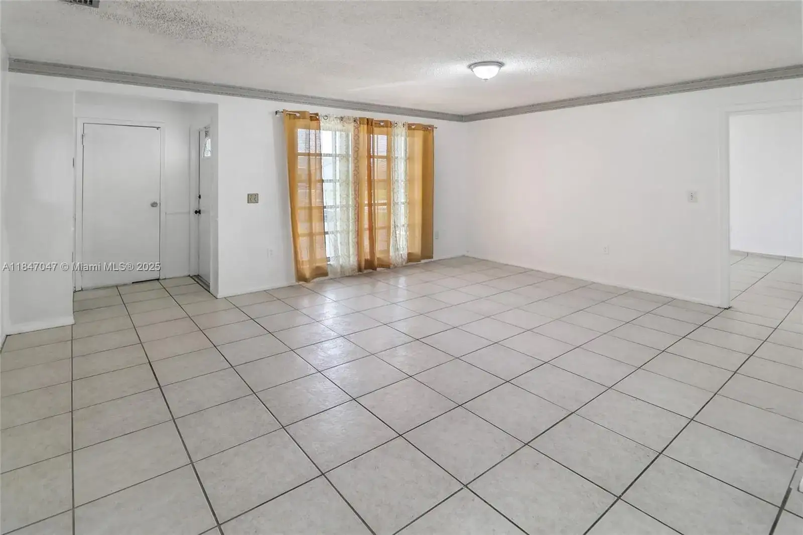 12020 NW 34th Pl, Sunrise FL 33323 photo 4