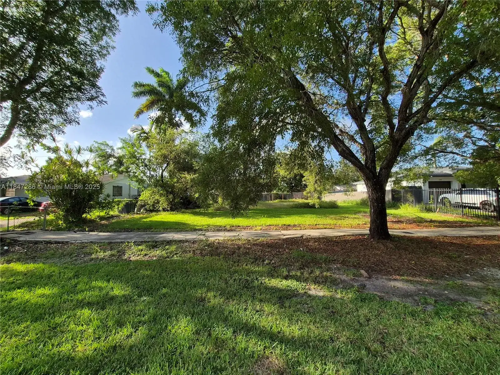710 SW 7th St, Florida City FL 33034 photo 2