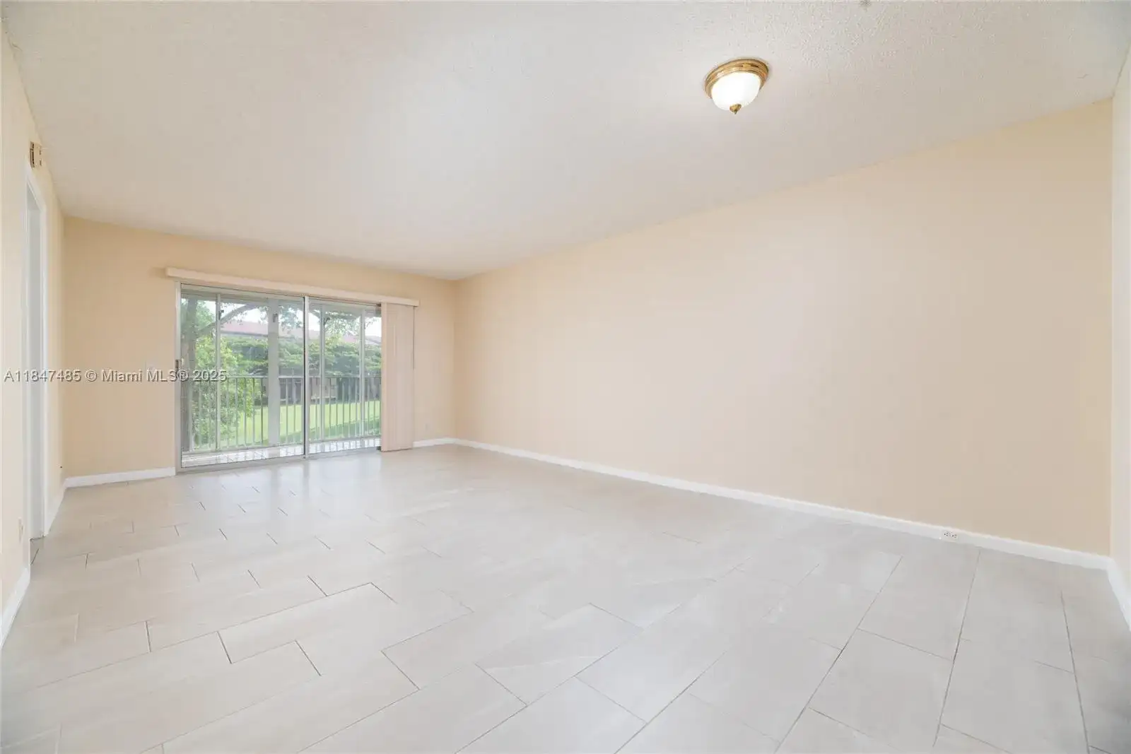 13000 SW 15th Ct # 206U, Pembroke Pines FL 33027 photo 4