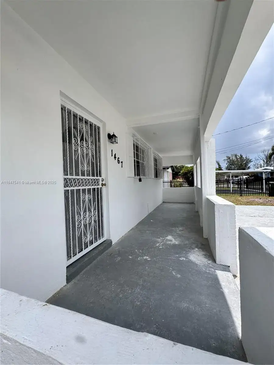 1467 NW 154th St, Miami Gardens FL 33054 photo 4