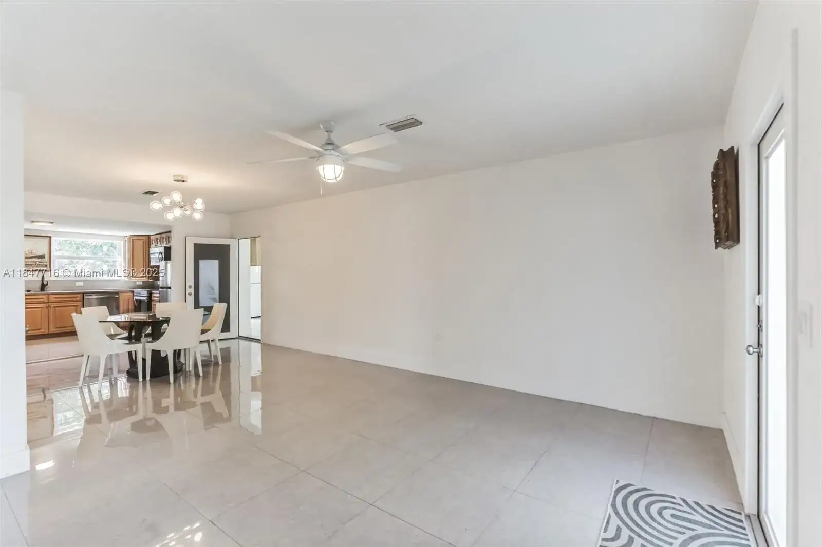 248 Carlisle Dr, Miami Springs FL 33166 photo 2