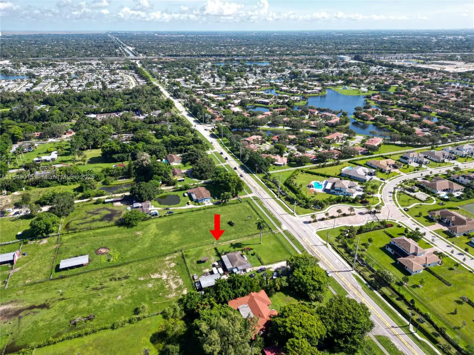 1921 SW 112th Ave, Davie FL 33325 photo 2