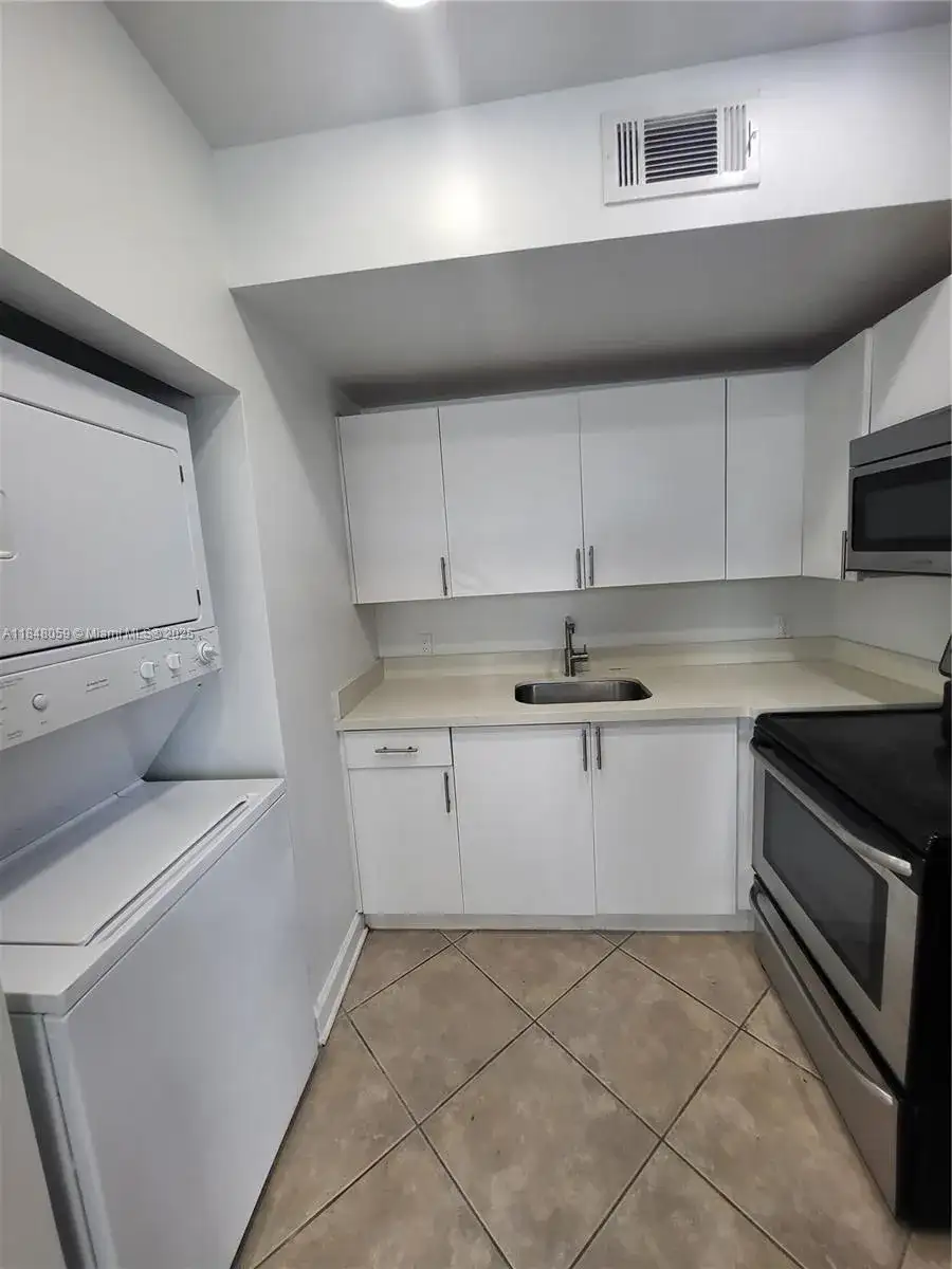 1008 Jefferson Ave # 303, Miami Beach FL 33139 photo 5