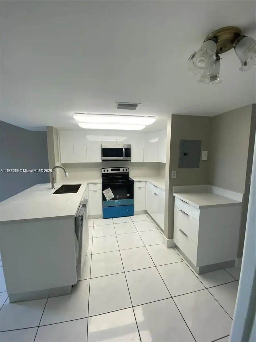 1368 NW 24th Ave # 1368, Miami FL 33125 photo 2