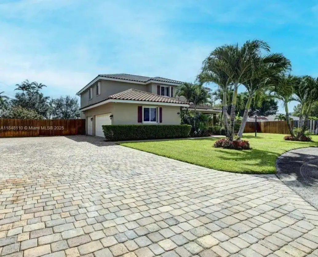 2237 NW 15th Pl, Homestead FL 33030 photo 2