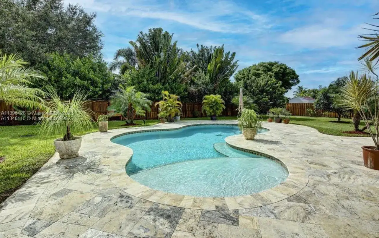 2237 NW 15th Pl, Homestead FL 33030 photo 5