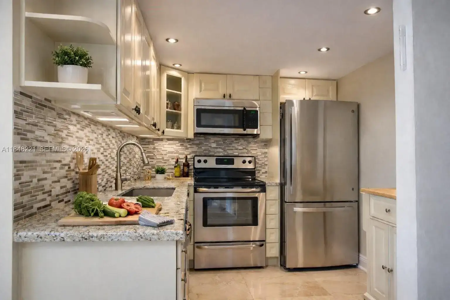 3701 N Country Club Dr # 204, Aventura FL 33180 photo 3