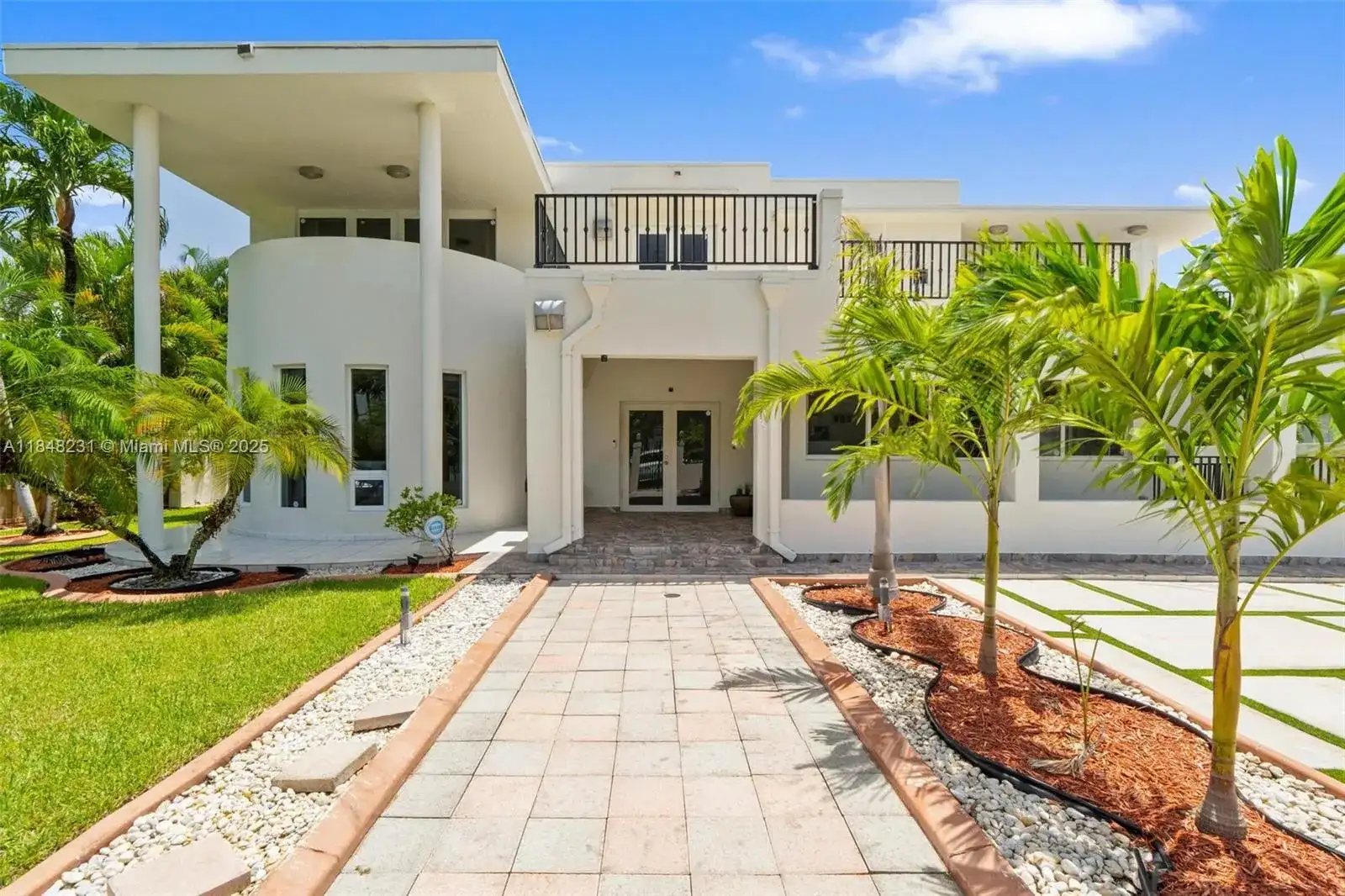 5045 SW 67th Ave, South Miami FL 33155 photo 2