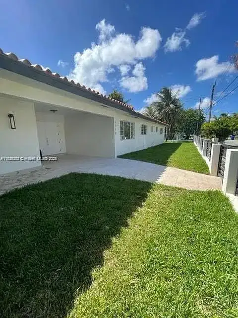 2710 SW 31st Ave, Miami FL 33133 photo 3