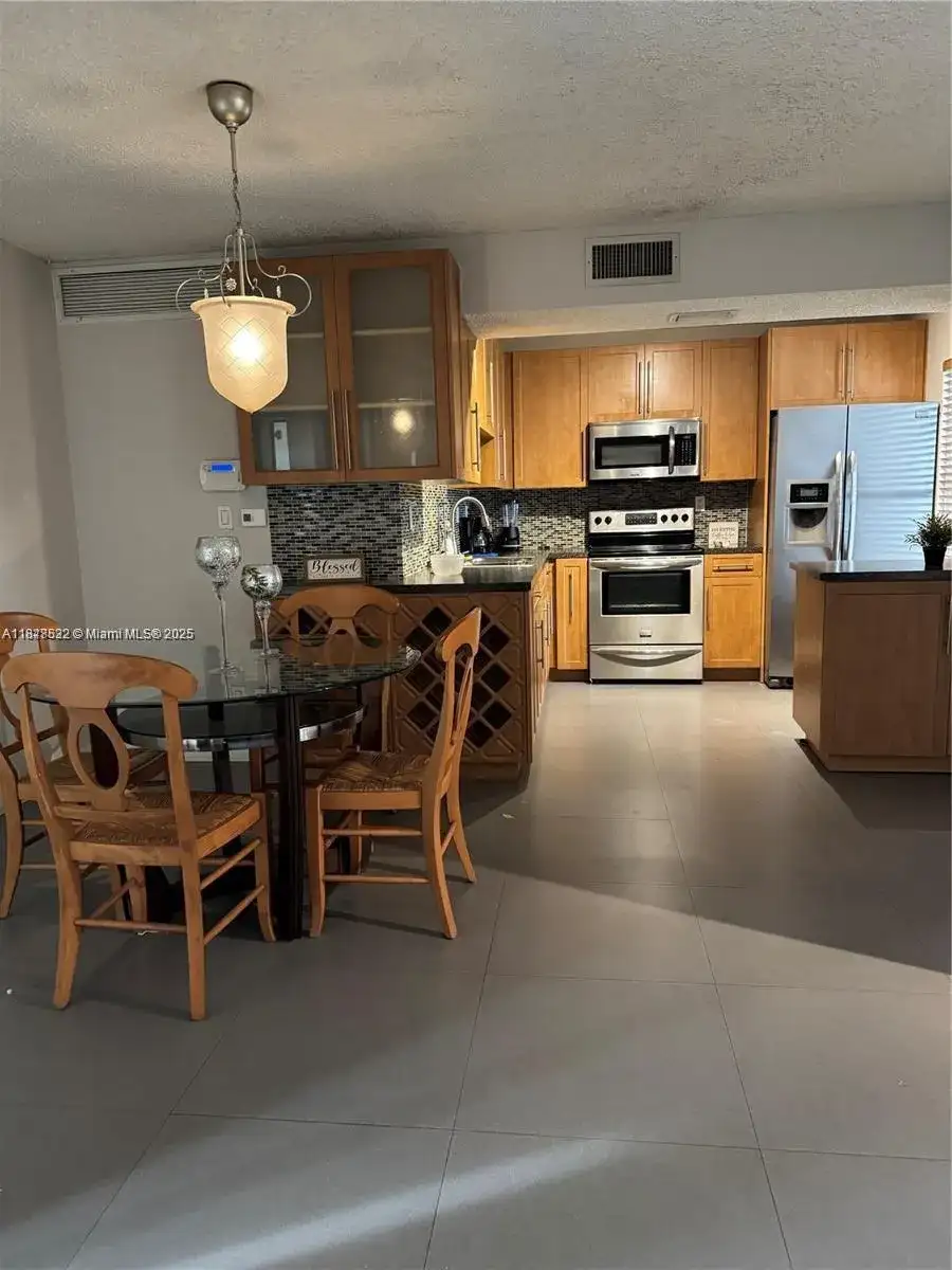 1226 N Hiatus Rd # 1226, Pembroke Pines FL 33026 photo 3