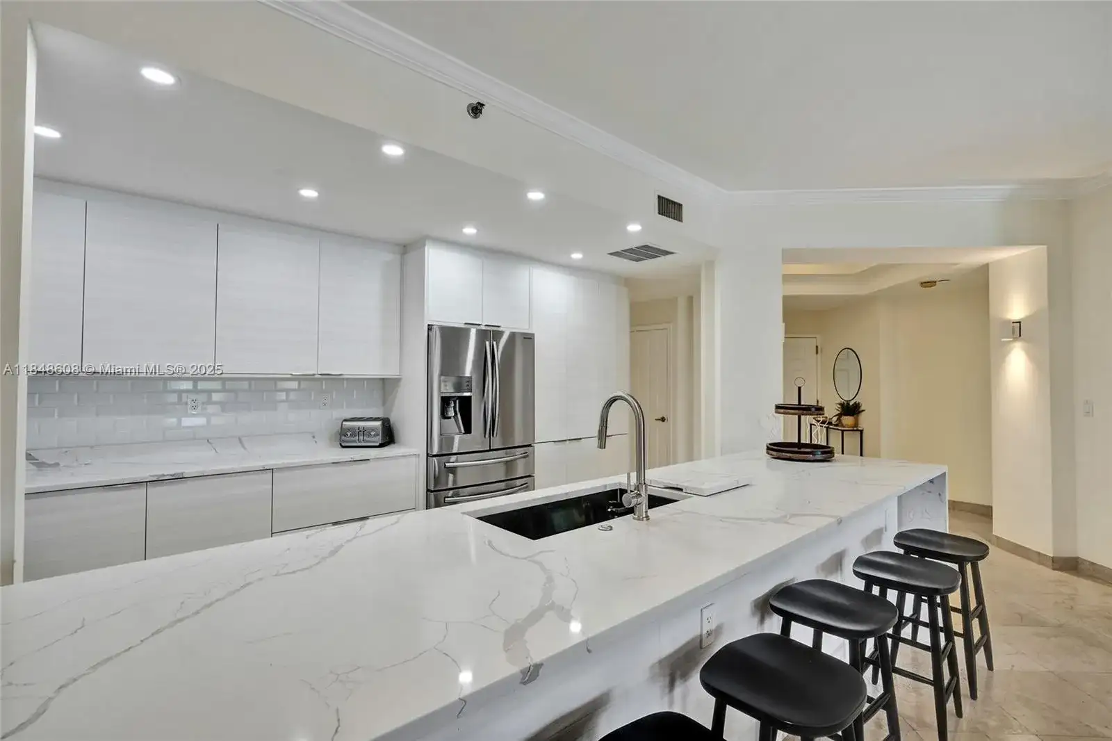 3700 Island Blvd # C206, Aventura FL 33160 photo 2