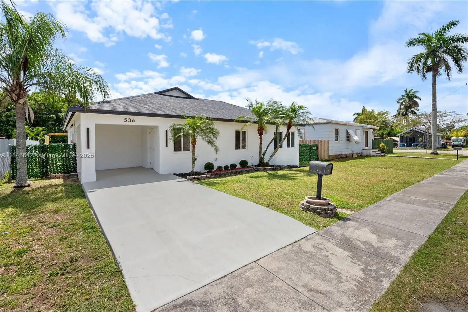 536 NW 7th St, Homestead FL 33030 photo 2