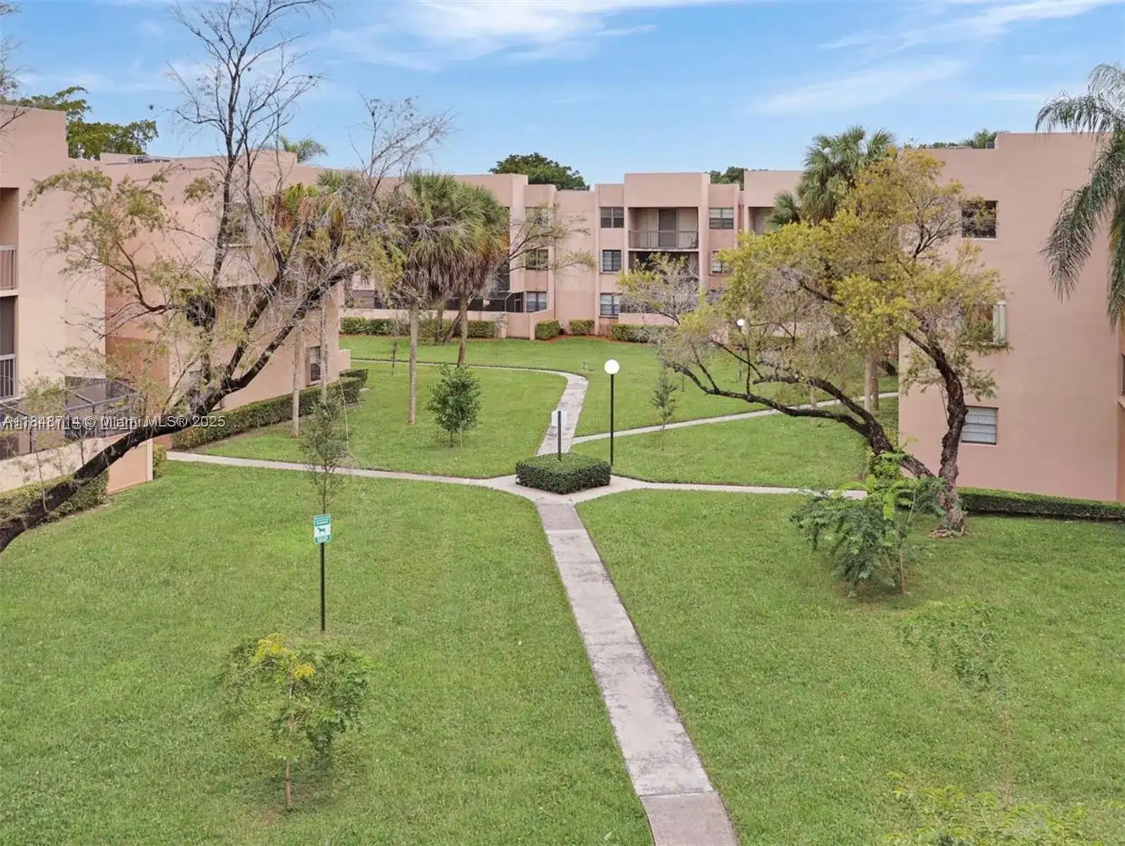 10425 SW 112th Ave # 324, Miami FL 33176 photo 2