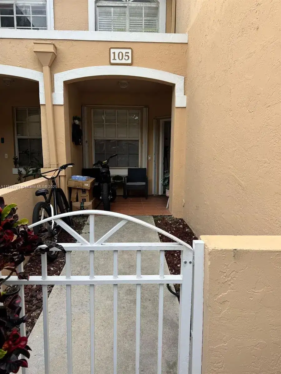 14621 Balgowan Rd # 3, Miami Lakes FL 33016 photo 2