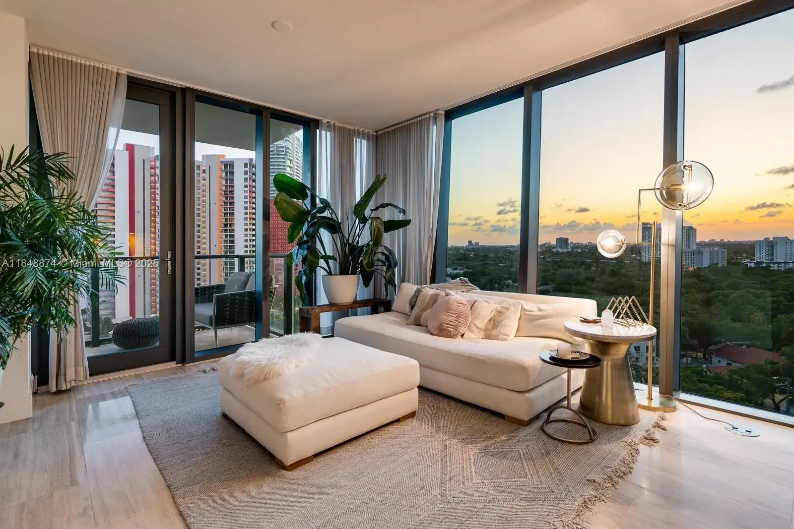 1451 Brickell Ave # 1404, Miami FL 33131 photo 2