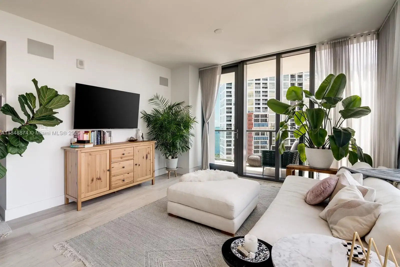 1451 Brickell Ave # 1404, Miami FL 33131 photo 5