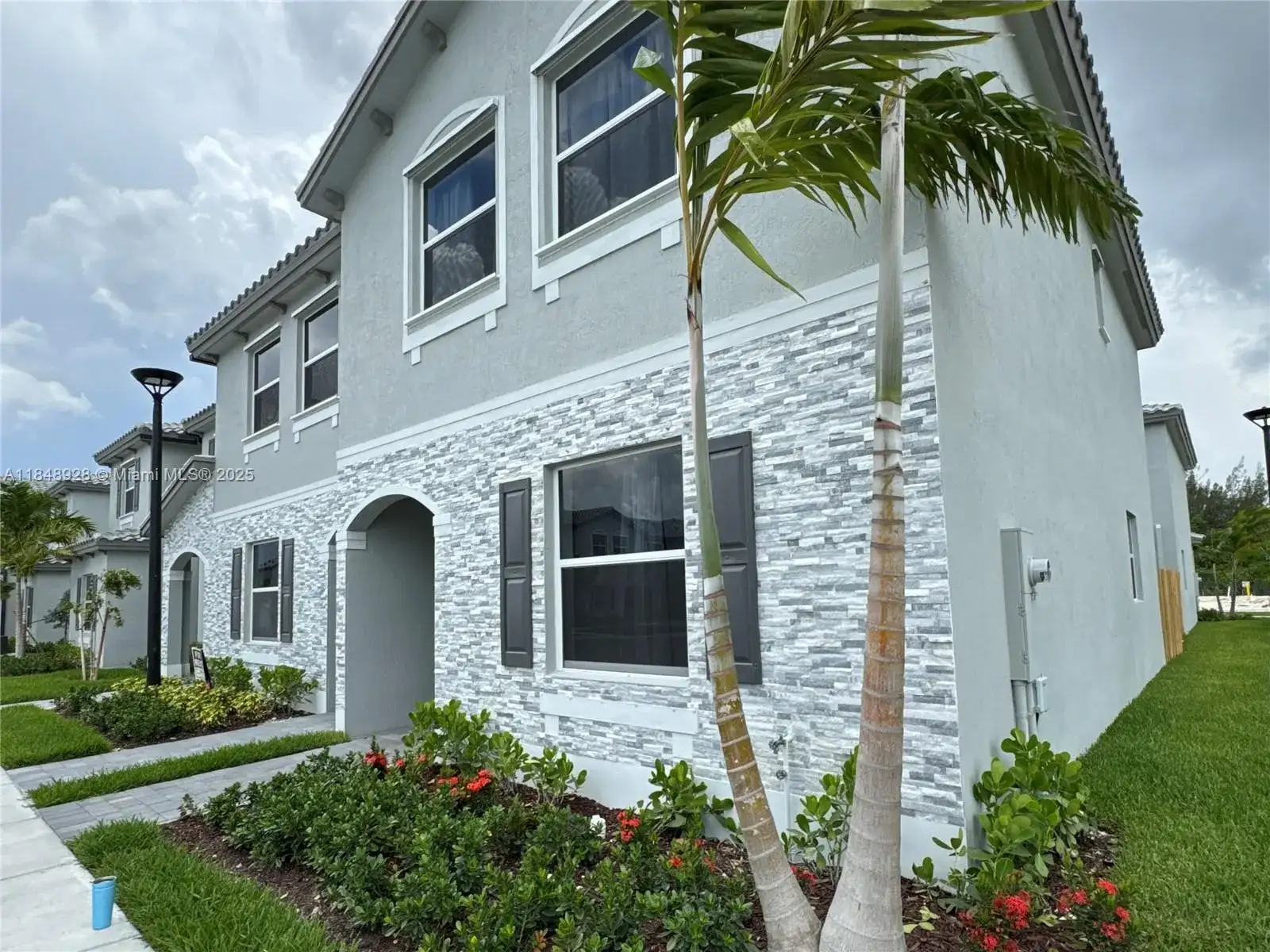 92 SE 11 Ct, Florida City FL 33034 photo 2