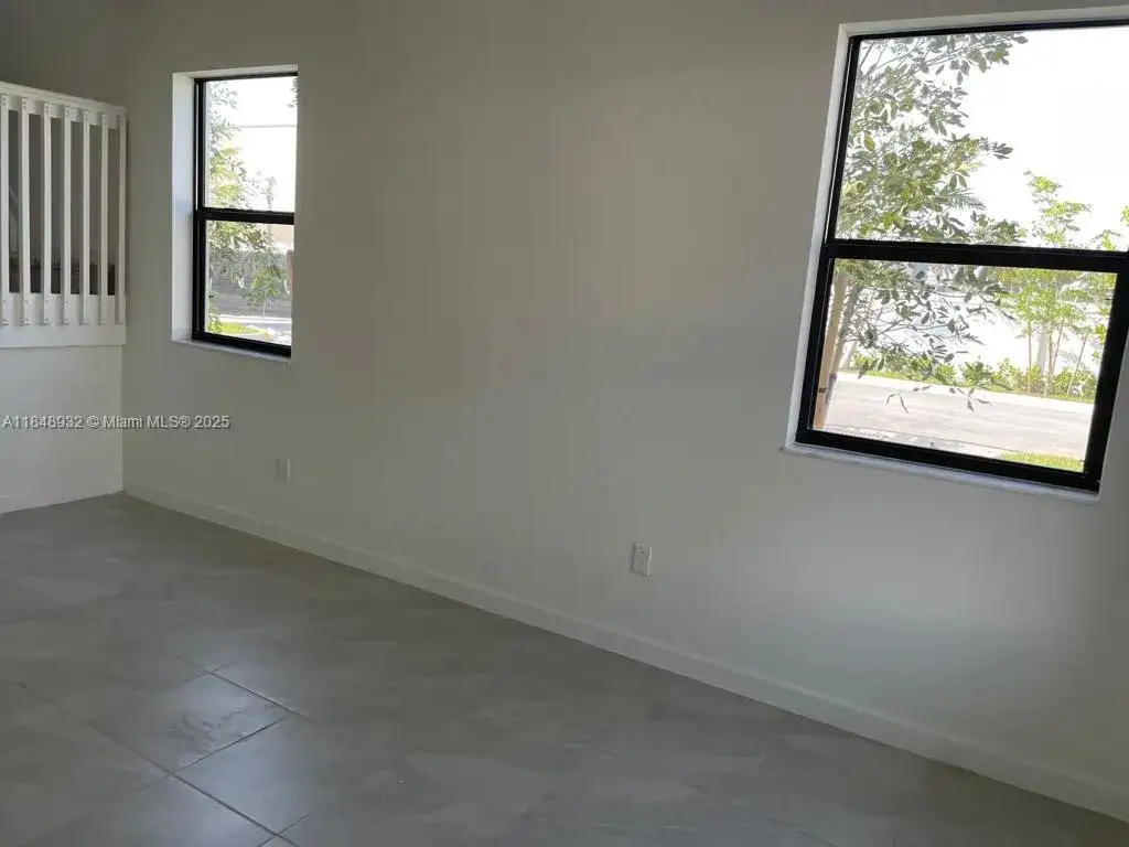 212 SW 159th Ter # 0, Pembroke Pines FL 33027 photo 3