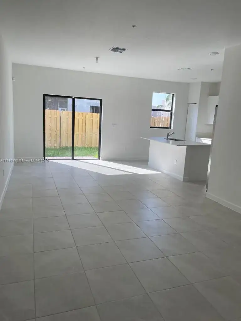 212 SW 159th Ter # 0, Pembroke Pines FL 33027 photo 4