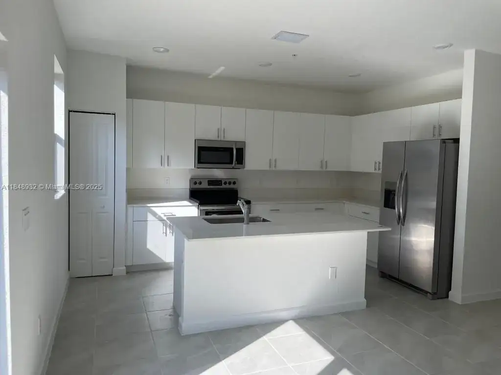 212 SW 159th Ter # 0, Pembroke Pines FL 33027 photo 5