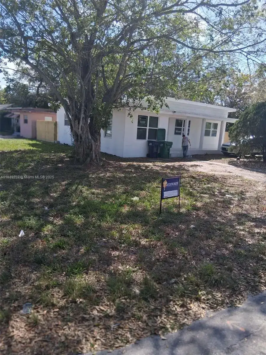 400 NE 161st St # 1, Miami FL 33162 photo 2