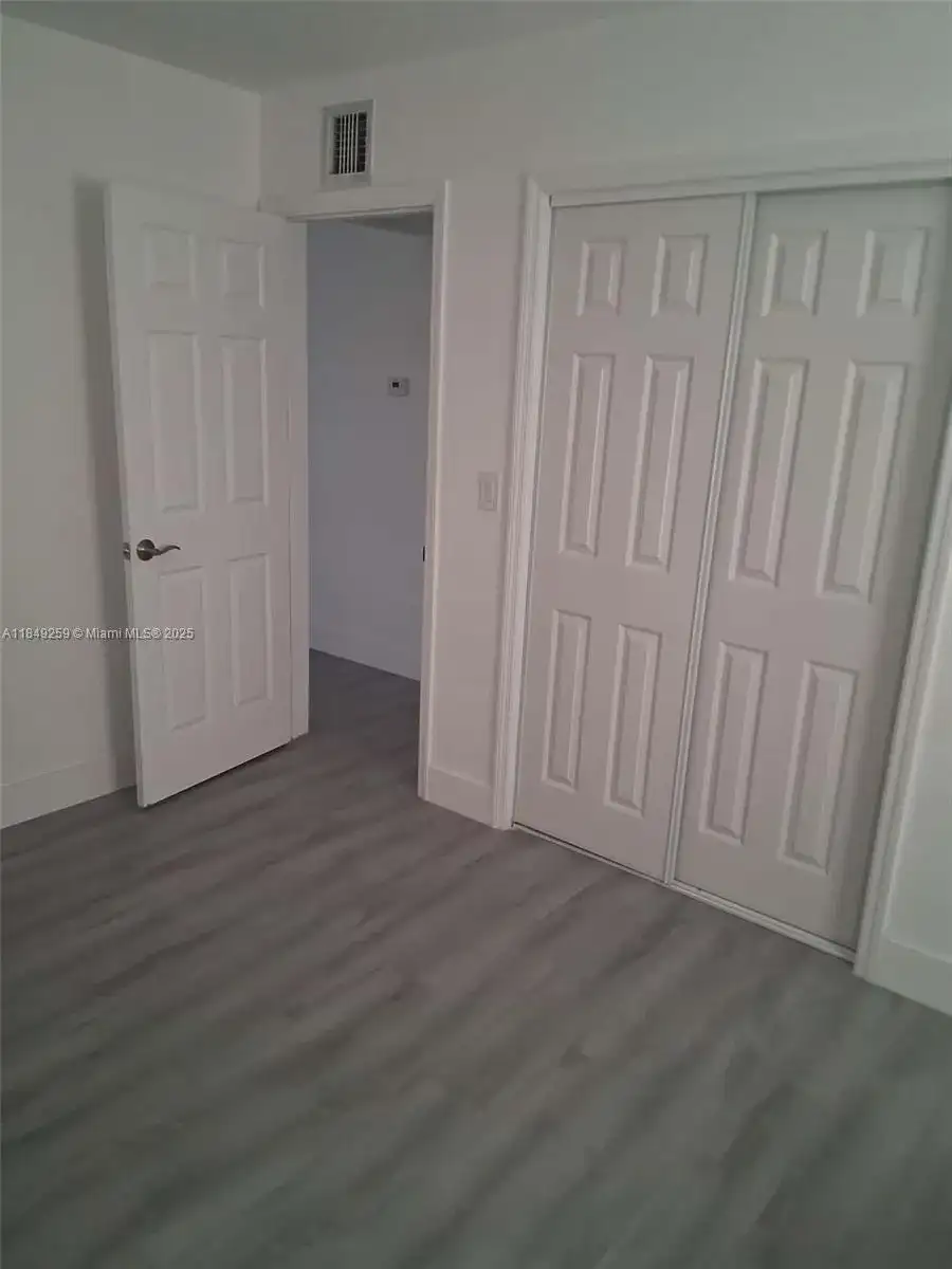 400 NE 161st St # 1, Miami FL 33162 photo 4