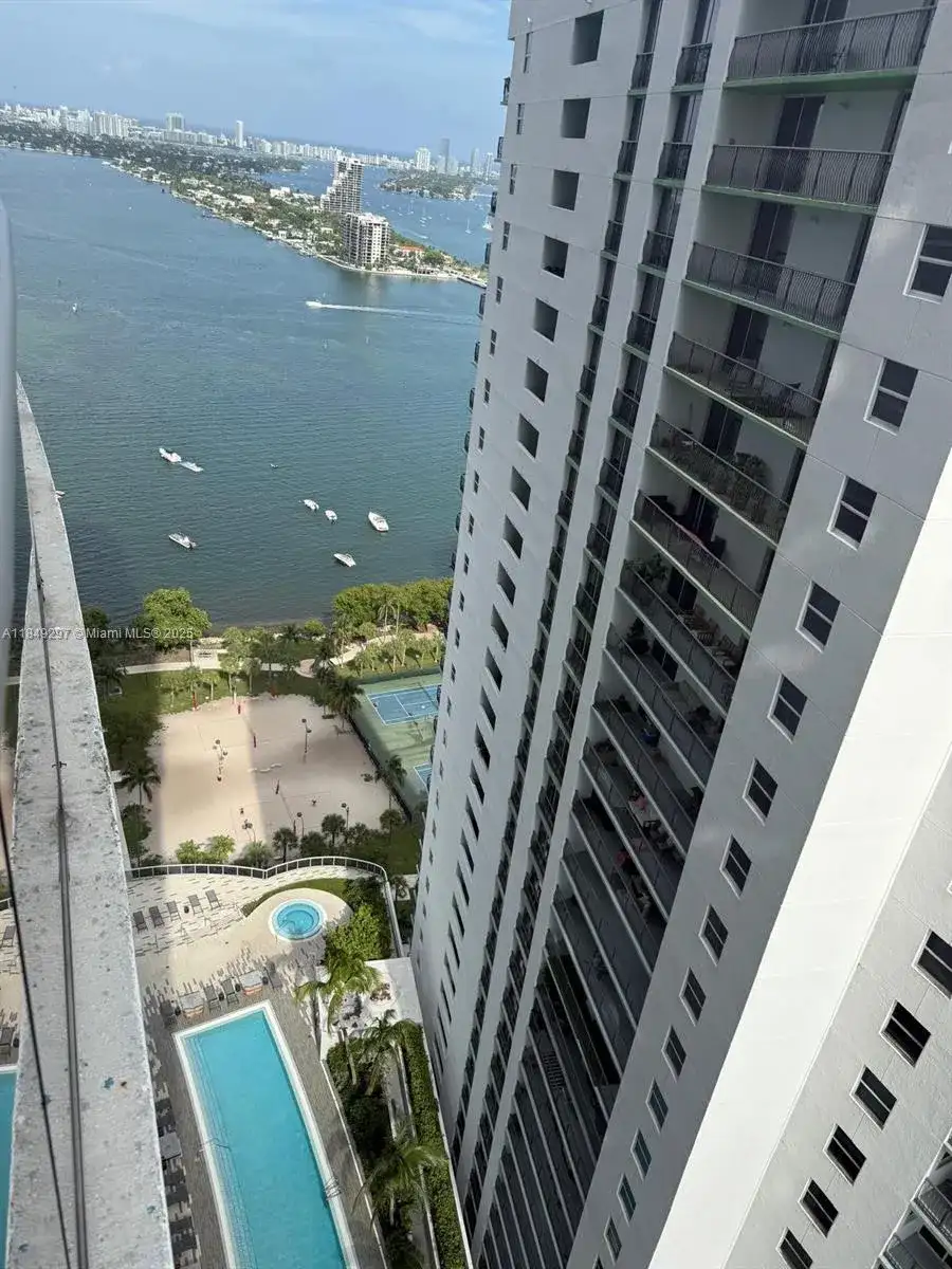 488 NE 18th St # 3204, Miami FL 33132 photo 4