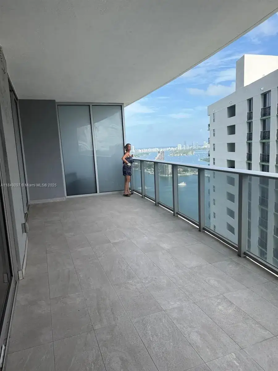 488 NE 18th St # 3204, Miami FL 33132 photo 5